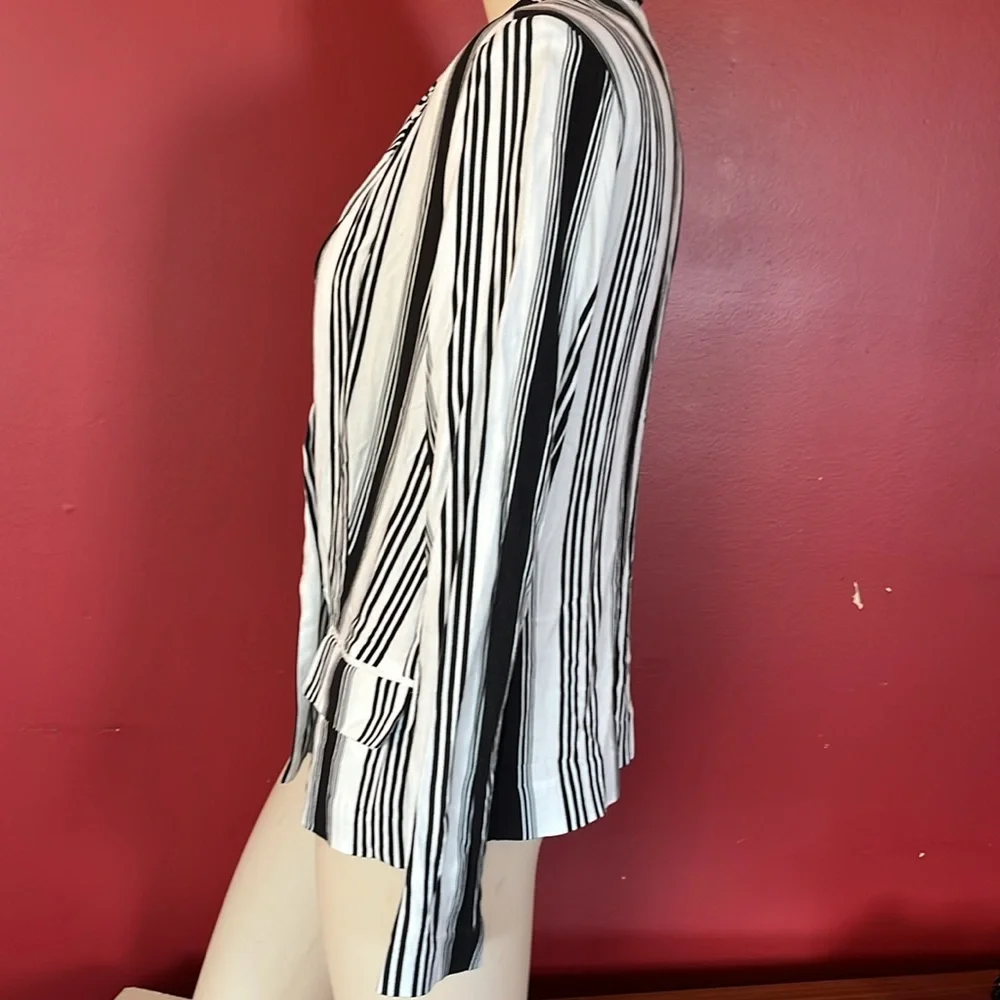 Like new Forever 21 black, and white striped double breasted jacket - Picture 6 of 14
